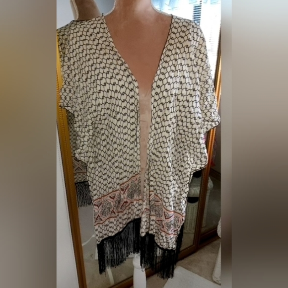 Anthropolgie Roffe Accessories~Bonita Neutral Fringe Oversized Kimono/Cover Up - Picture 5 of 15